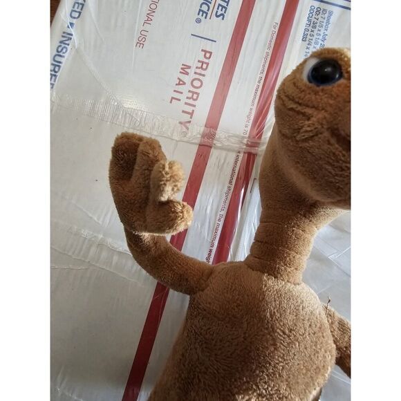 + ET the Extra-Terrestrial Plush 8 Inches Universal Studios Toy Factory - Picture 4 of 9